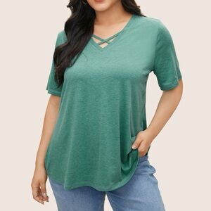 BloomChic Green Crisscross V-Neck Short Sleeve Tee